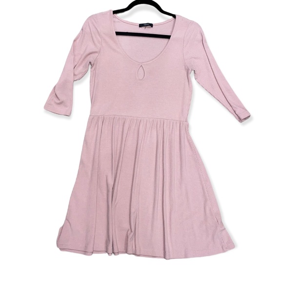 Forever 21 Dresses & Skirts - Pink cotton stretch dress *size large